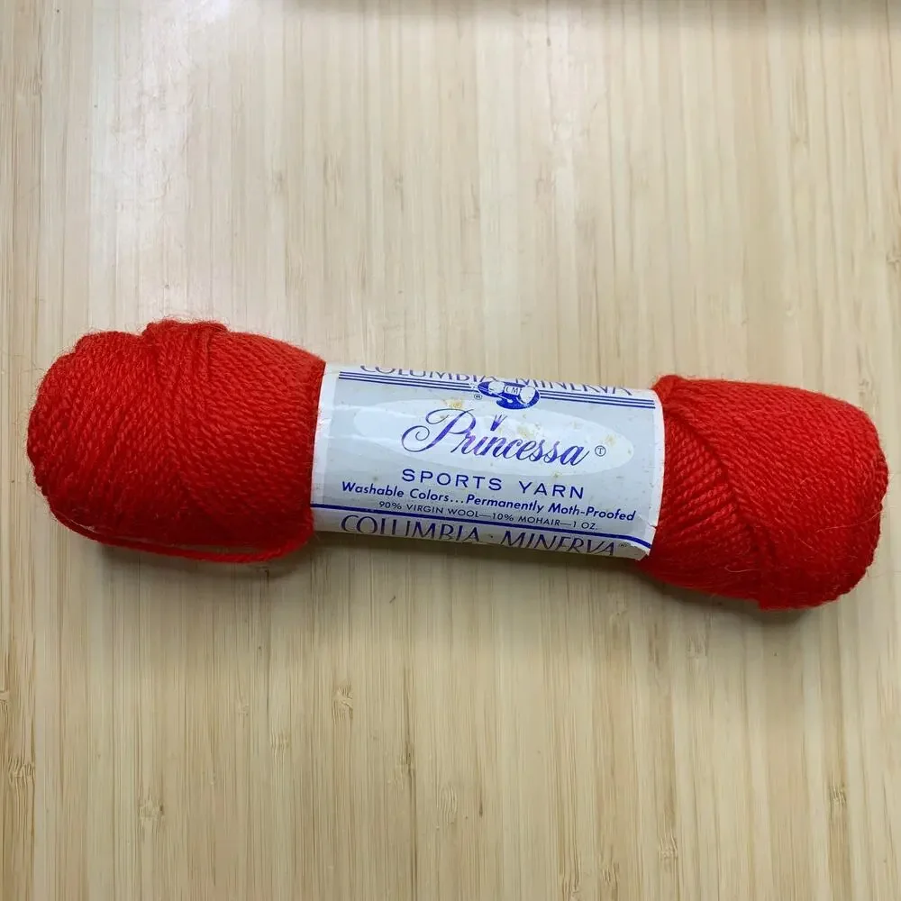 LOT (15) oz Columbia Minerva Sports Yarn 90% Wool 10% Mohair Scarlet 2211 Lot H